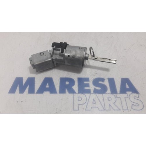 Peugeot - 3008 - Ignition lock + key