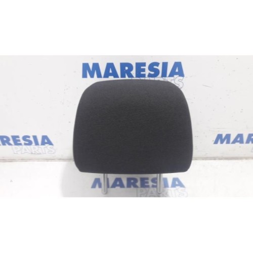 Peugeot - 3008 - Headrest