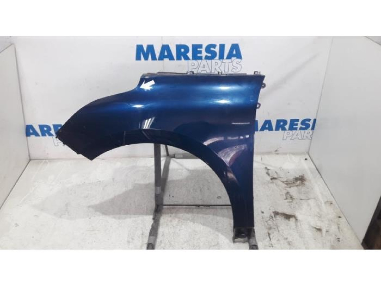 Renault - Scenic - Front wing, left