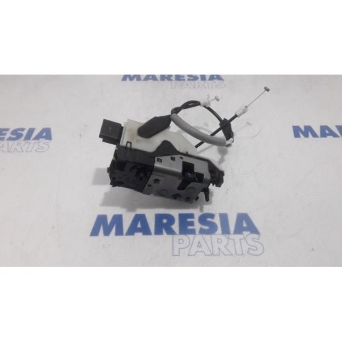 Peugeot - 208 - Front door lock mechanism 4-door, right