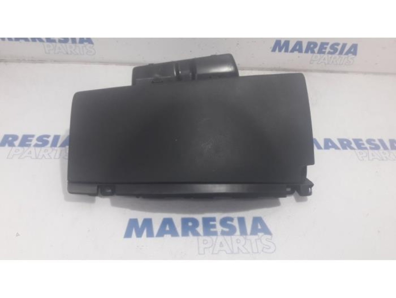 Peugeot - Partner - Glovebox
