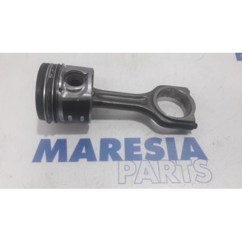 Citroen - C4 Cactus - Piston