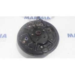 Peugeot - 208 - Achsschenkel links hinten