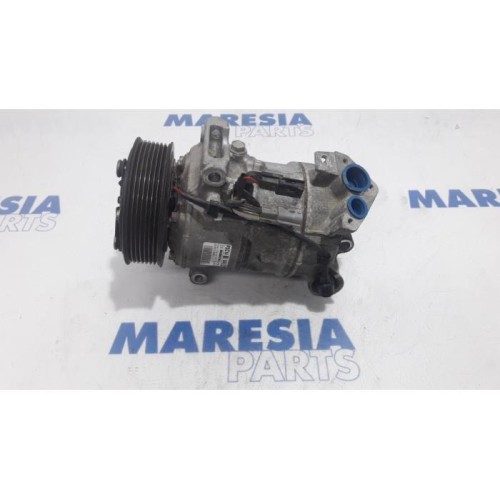 Renault - Megane - Air conditioning pump