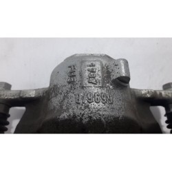Renault - Megane - Front brake calliper, right