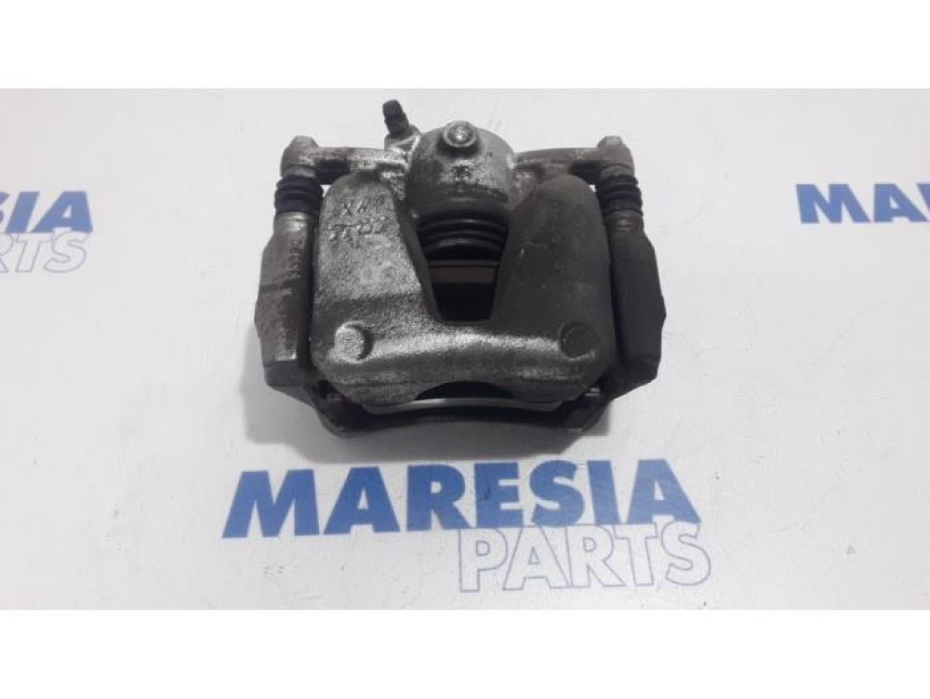Renault - Megane - Front brake calliper, right