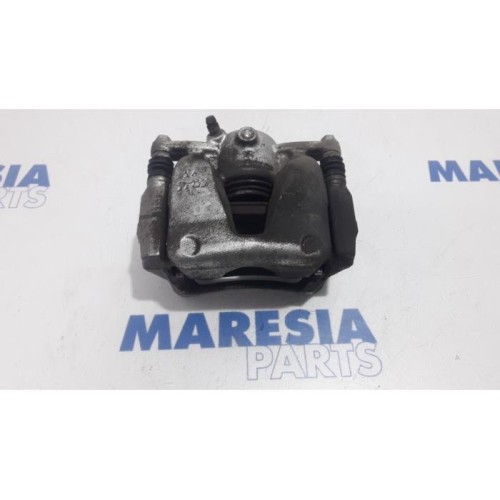 Renault - Megane - Front brake calliper, right