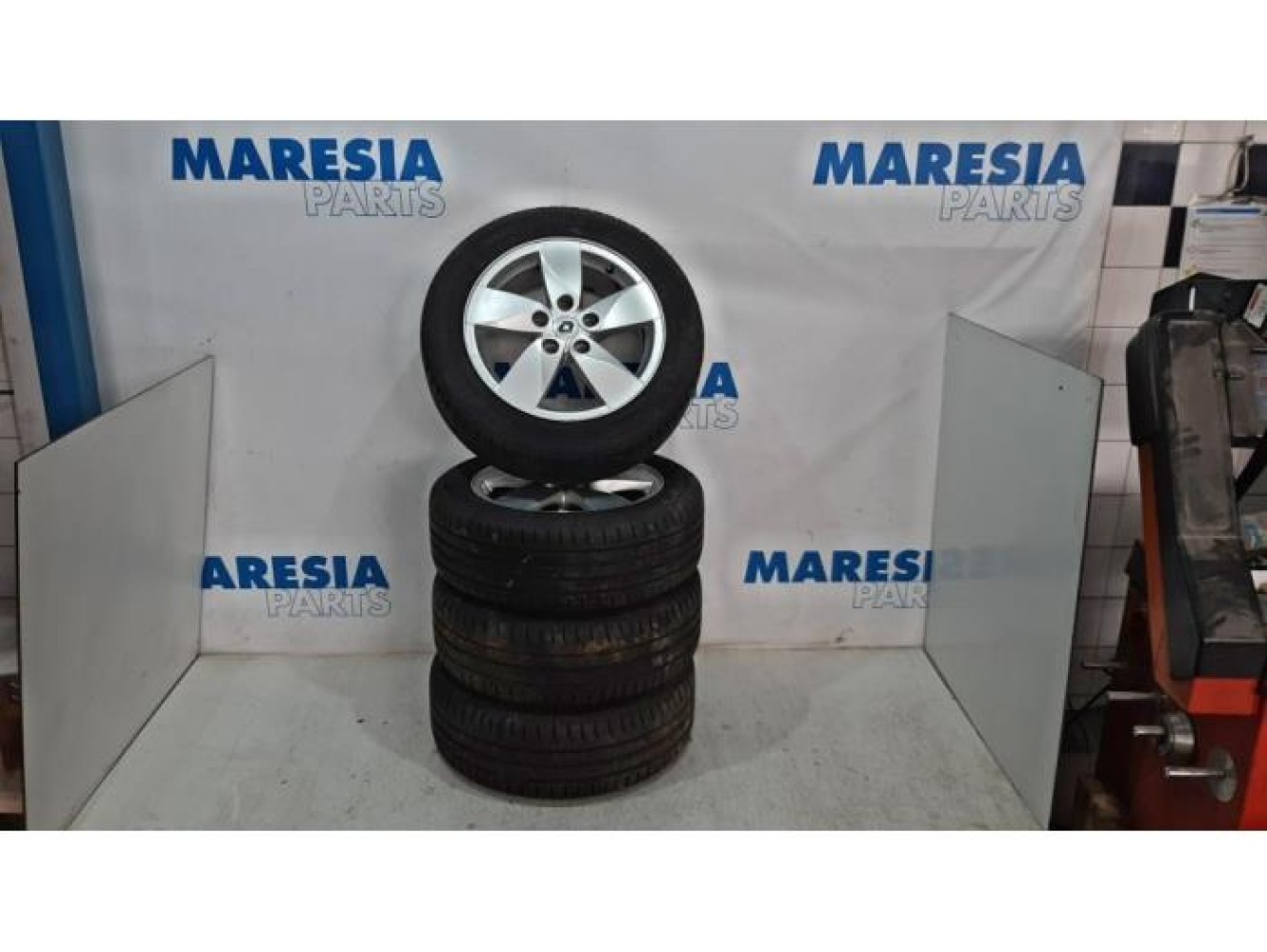 Renault - Megane - Sportvelgenset + banden