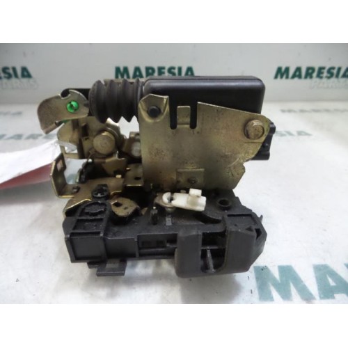 Renault - Clio - Door lock mechanism 2-door, right