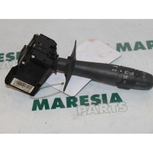 Renault - Clio - Indicator switch
