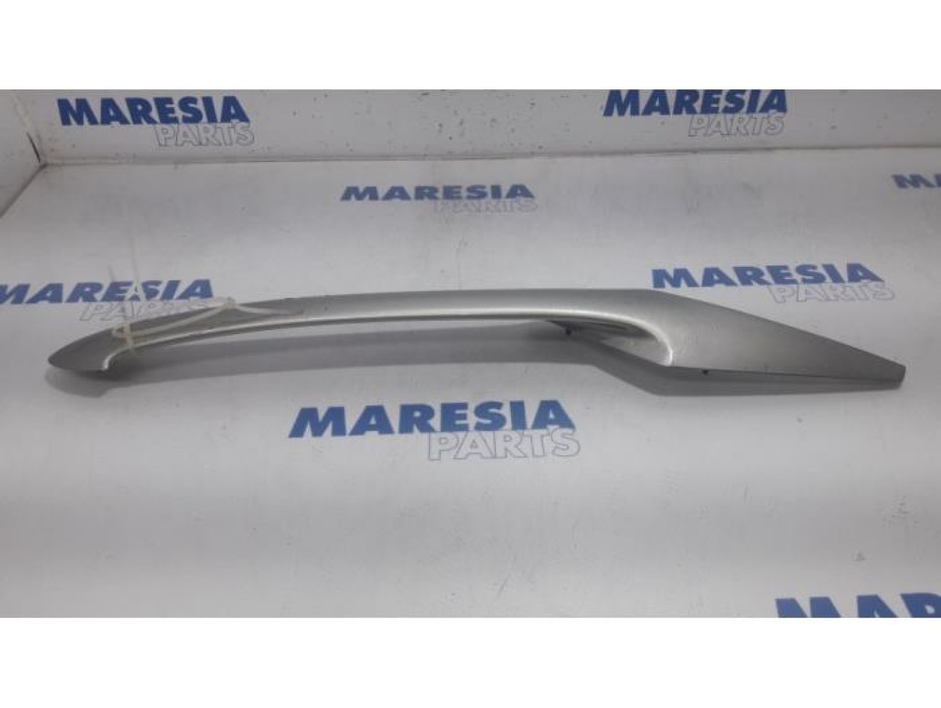 Peugeot - 206 - Tailgate handle