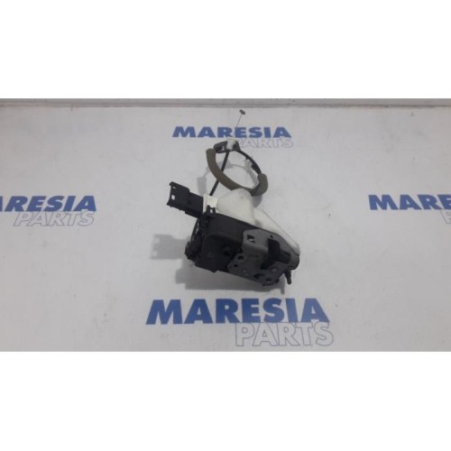 Peugeot - 5008 - Front door lock mechanism 4-door, right