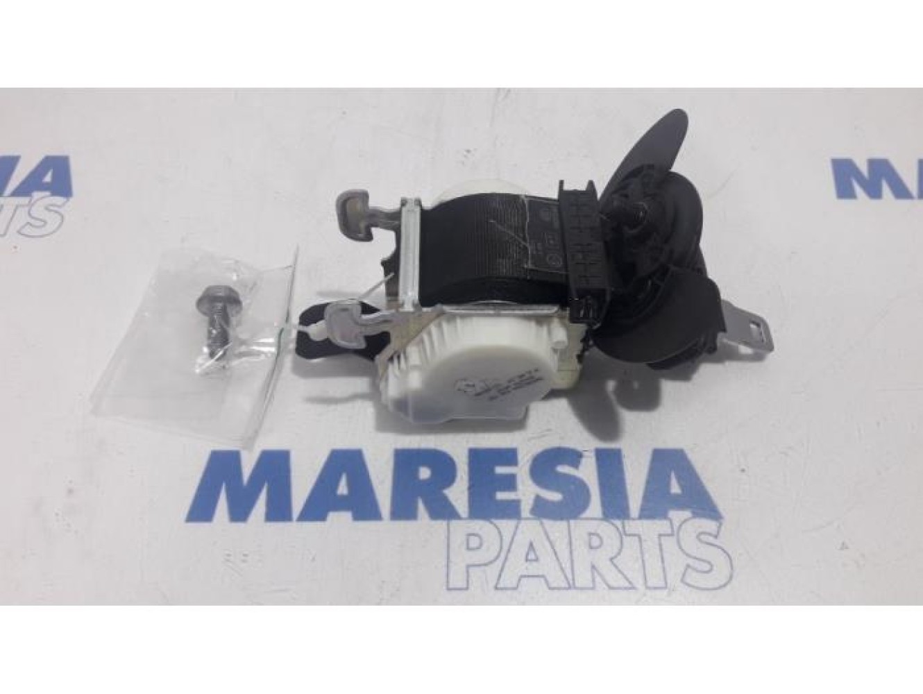 Peugeot - 5008 - Rear seatbelt, centre