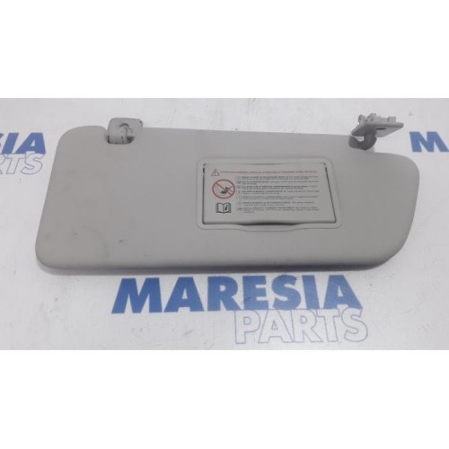 Peugeot - 5008 - Sun visor