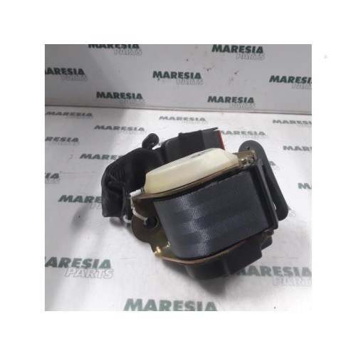 Renault - Megane - Rear seatbelt, right