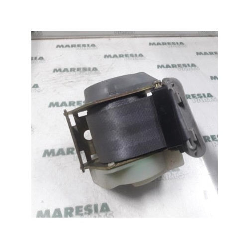 Renault - Megane - Rear seatbelt, right