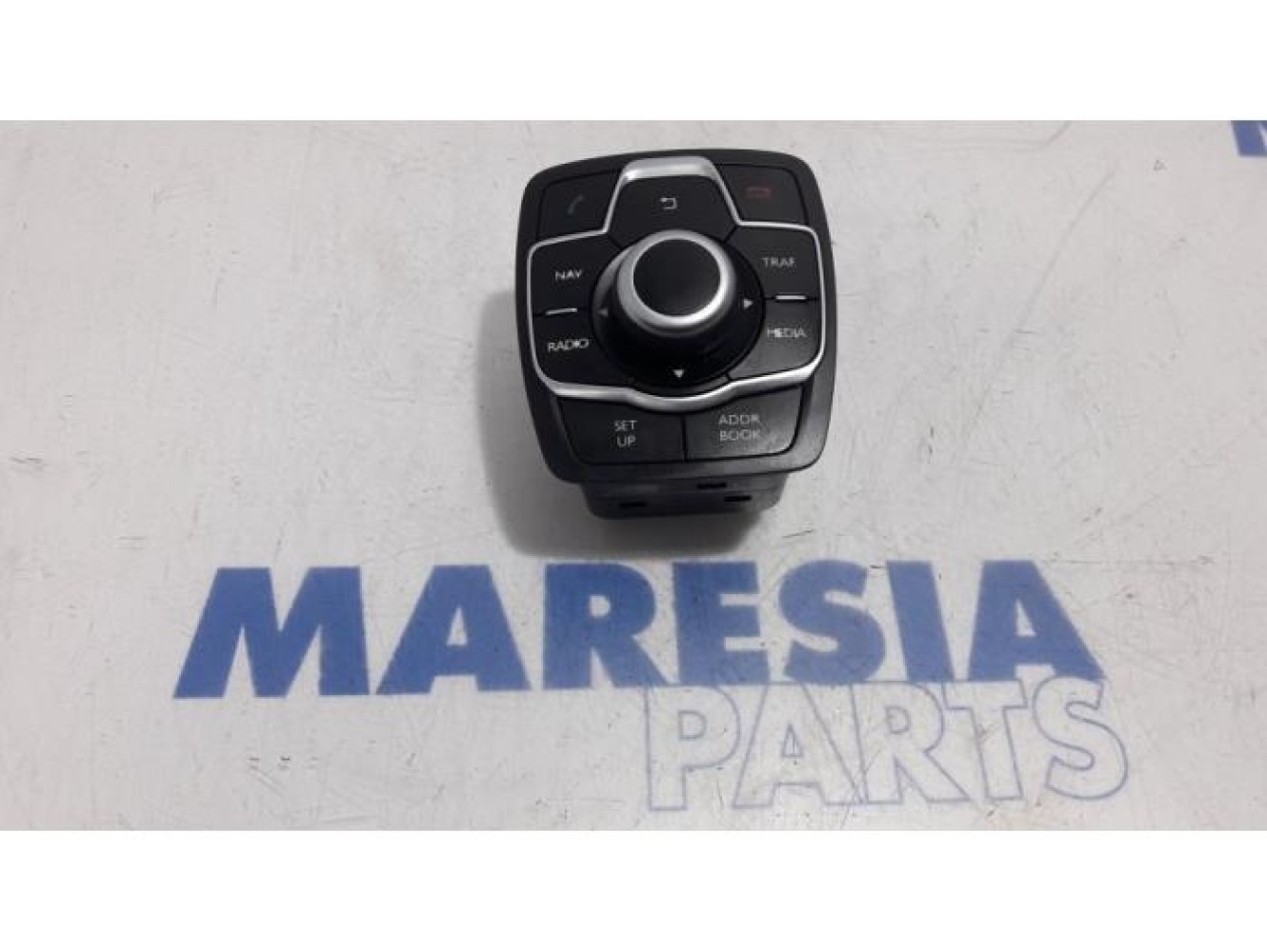 Peugeot - 508 - Panneau de commandes navigation