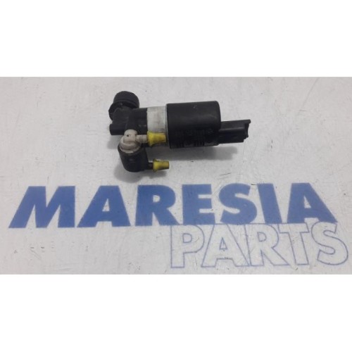 Citroen - C4 Picasso - Windscreen washer pump