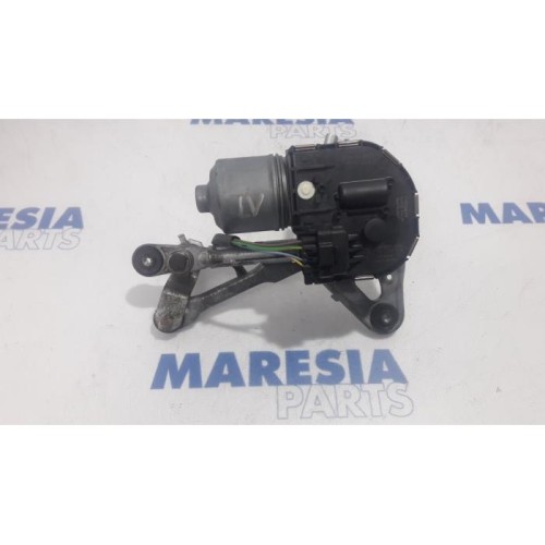 Peugeot - 5008 - Front wiper motor