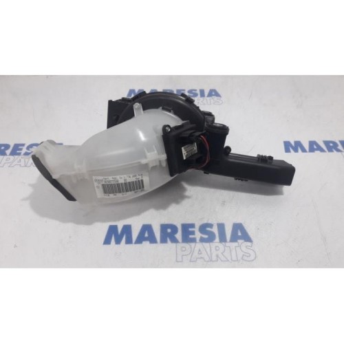 Citroen - C4 Picasso - Heating and ventilation fan motor