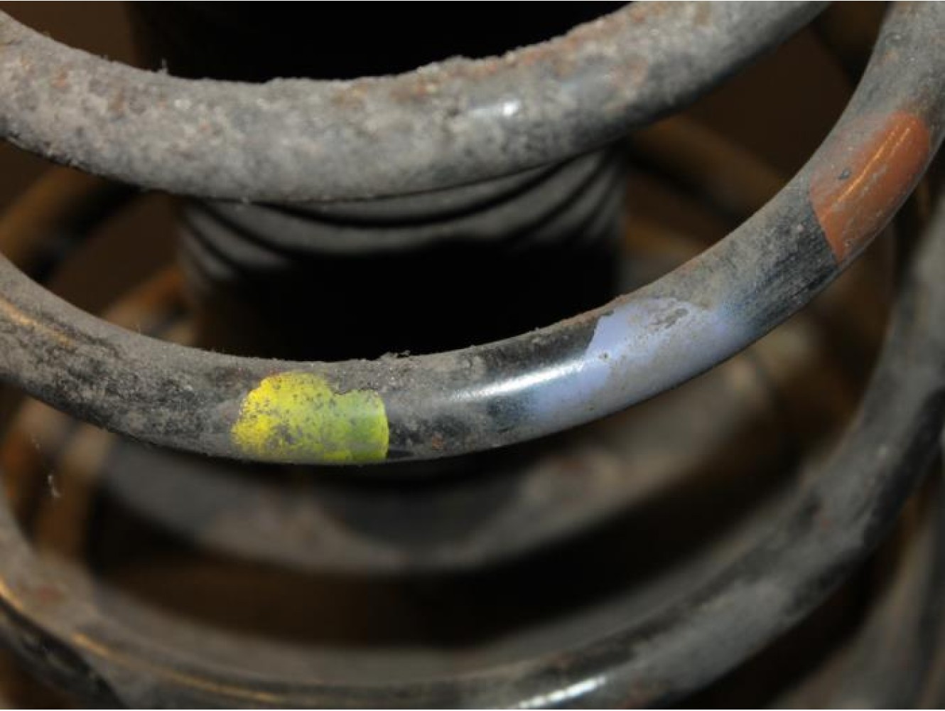 Fiat - Palio - Front shock absorber rod, left