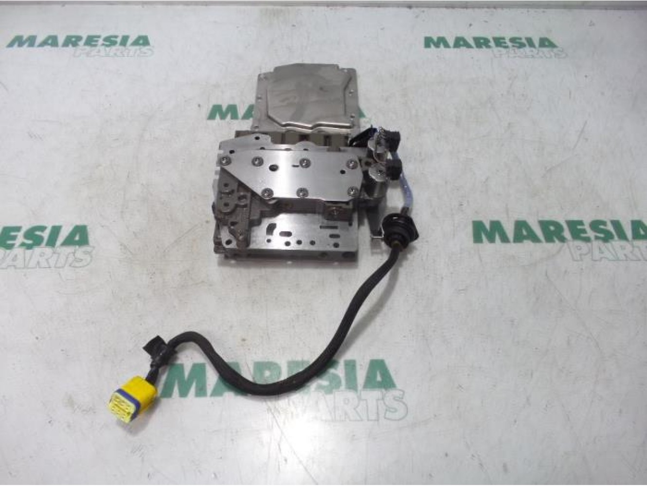 Renault - Clio - Hydraulic valve unit