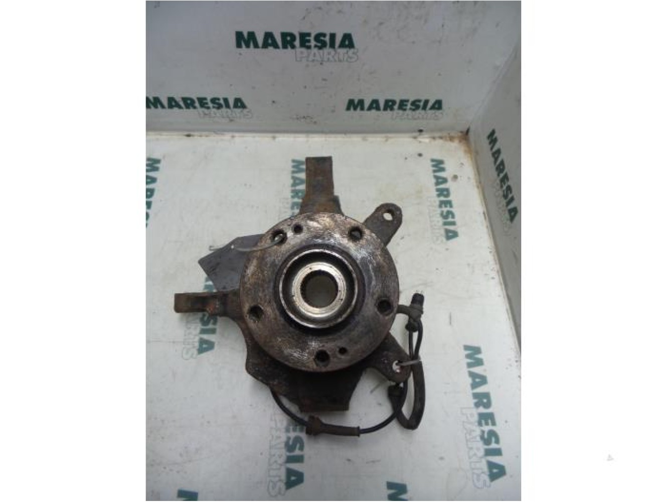 Renault - Laguna - Knuckle, front right