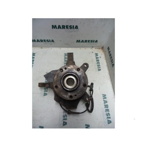Renault - Laguna - Knuckle, front right