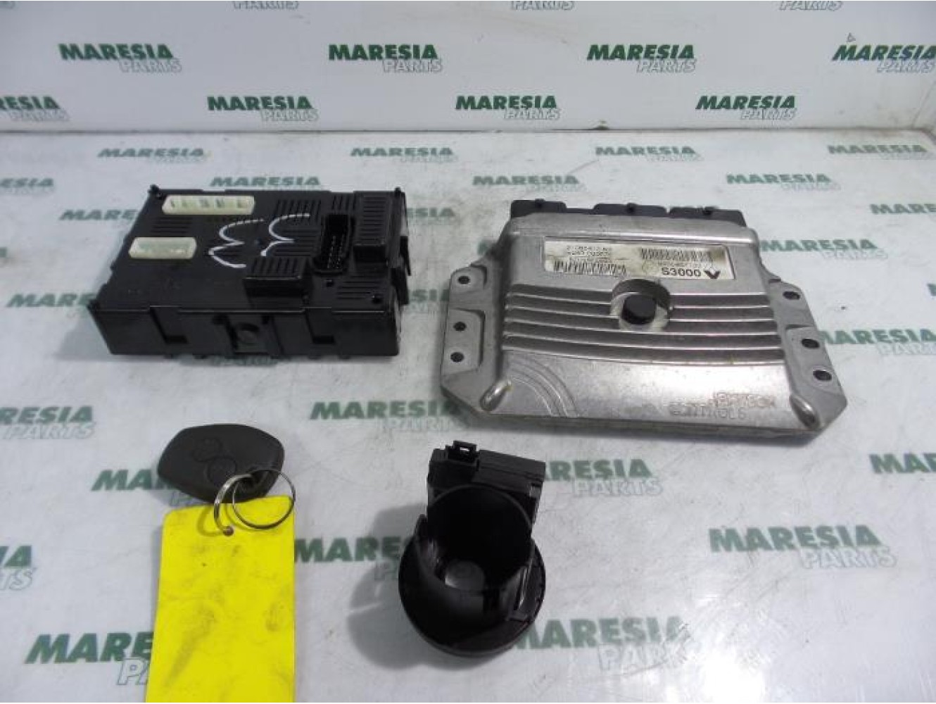 Renault - Clio - Engine management computer