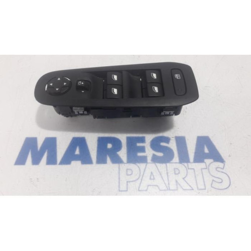 Peugeot - 308 - Multi-functional window switch