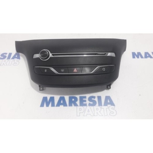 Peugeot - 308 - Radio control panel