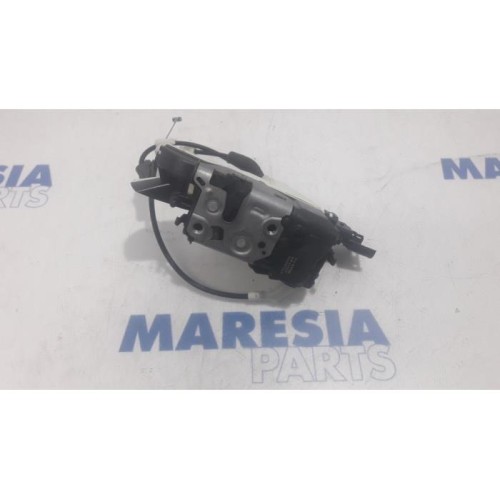 Peugeot - 3008 - Door lock mechanism 4-door, front left