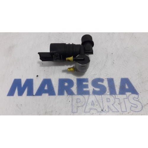 Peugeot - 3008 - Scheibensprüherpumpe vorne
