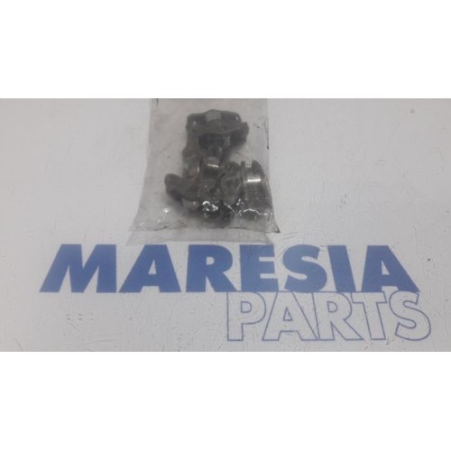 Peugeot - 208 - Rocker arm