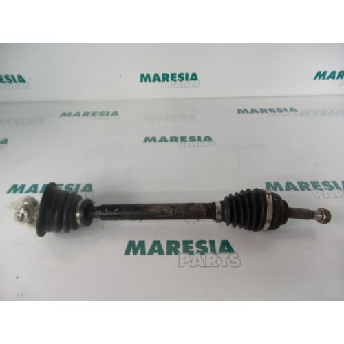 Renault - Megane - Aandrijfas links-voor