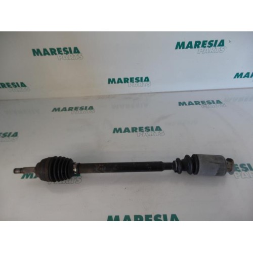 Renault - Megane - Front drive shaft, right
