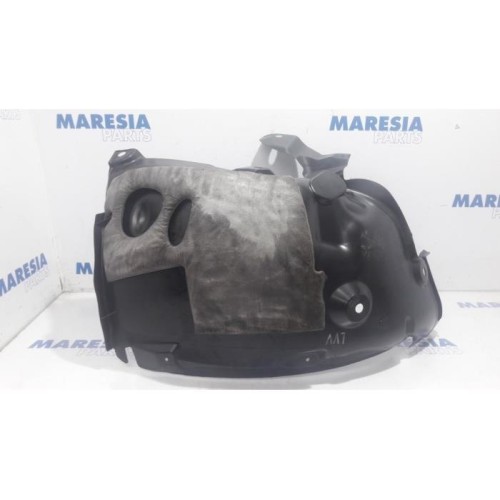 Renault - Megane - Wheel arch liner