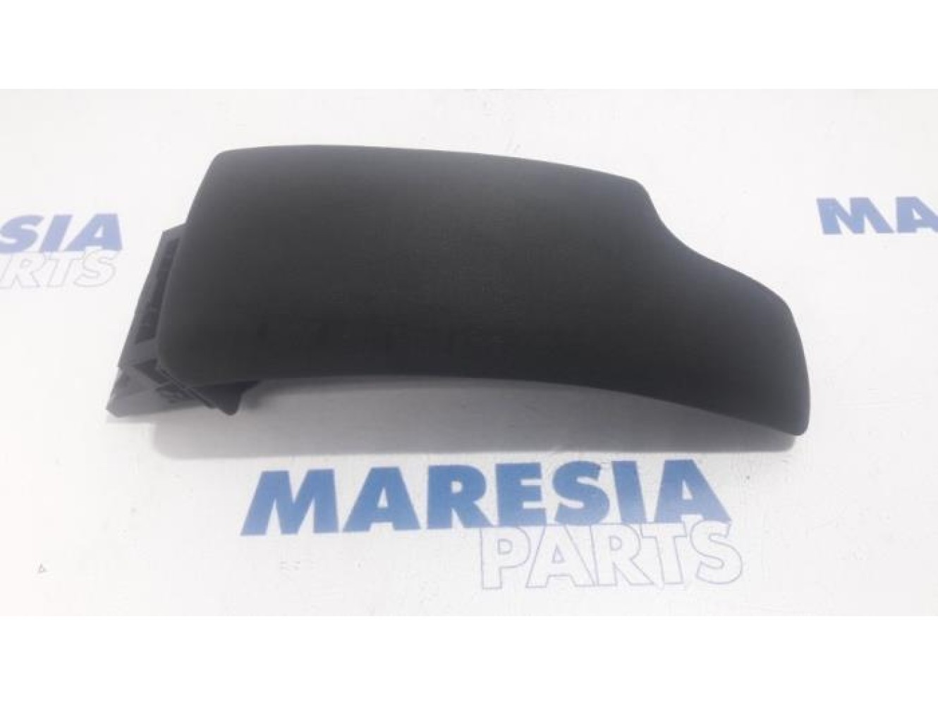 Renault - Megane - Armrest