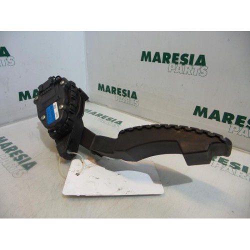 Renault - Laguna - Throttle pedal position sensor