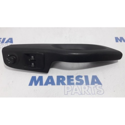Opel - Vivaro - Multi-functional window switch
