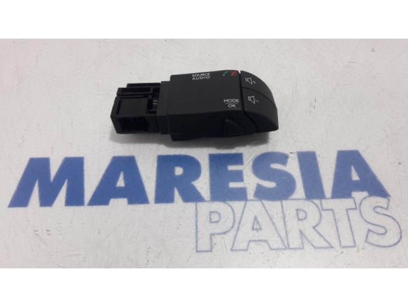 Opel - Vivaro - Commande radio volant