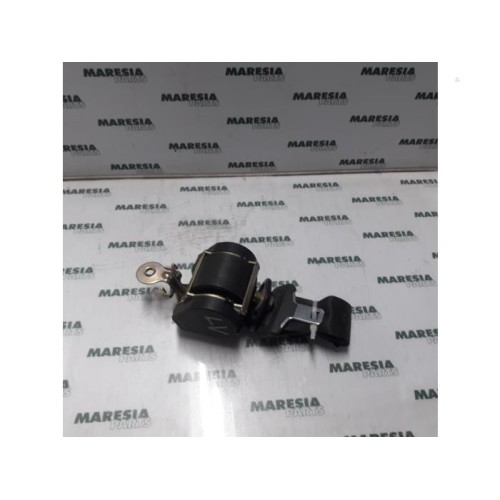 Renault - Megane - Front seatbelt, left