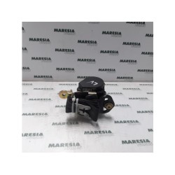 Renault - Megane - Front seatbelt, left