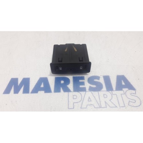 Renault - Espace - AUX / USB connection
