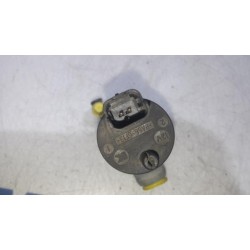 Opel - Vivaro - Scheibensprüherpumpe vorne