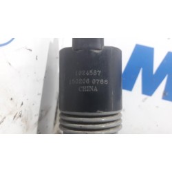 Opel - Vivaro - Scheibensprüherpumpe vorne