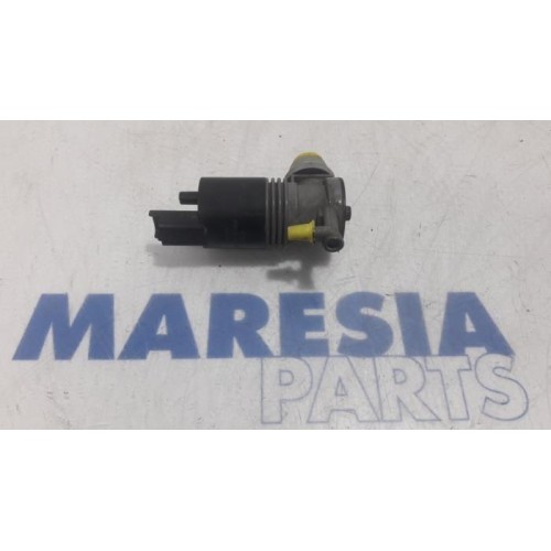 Opel - Vivaro - Windscreen washer pump