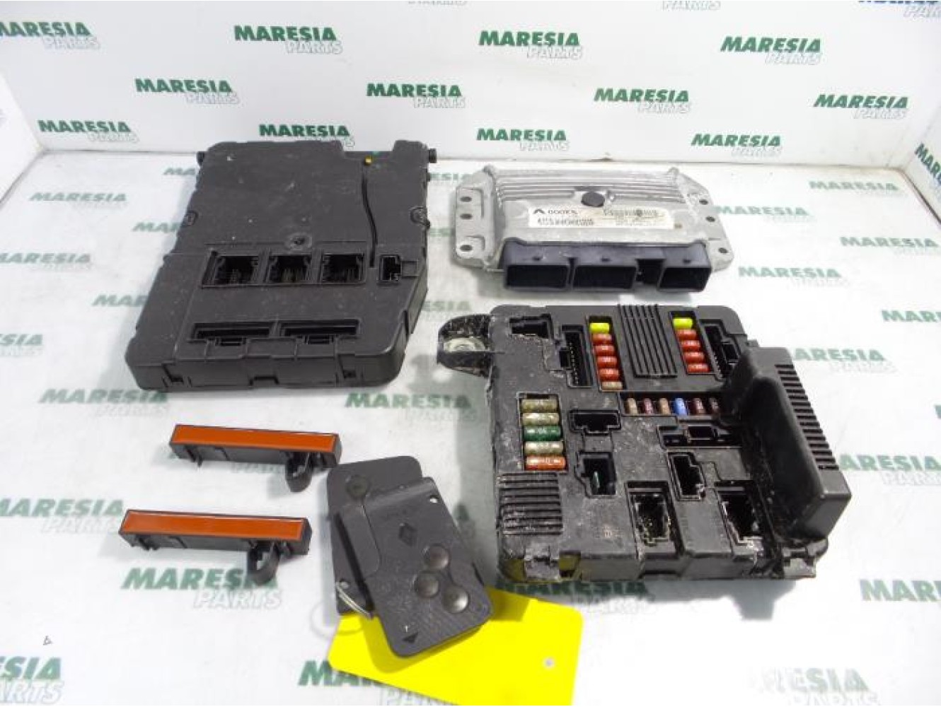 Renault - Megane Scenic - Engine management computer