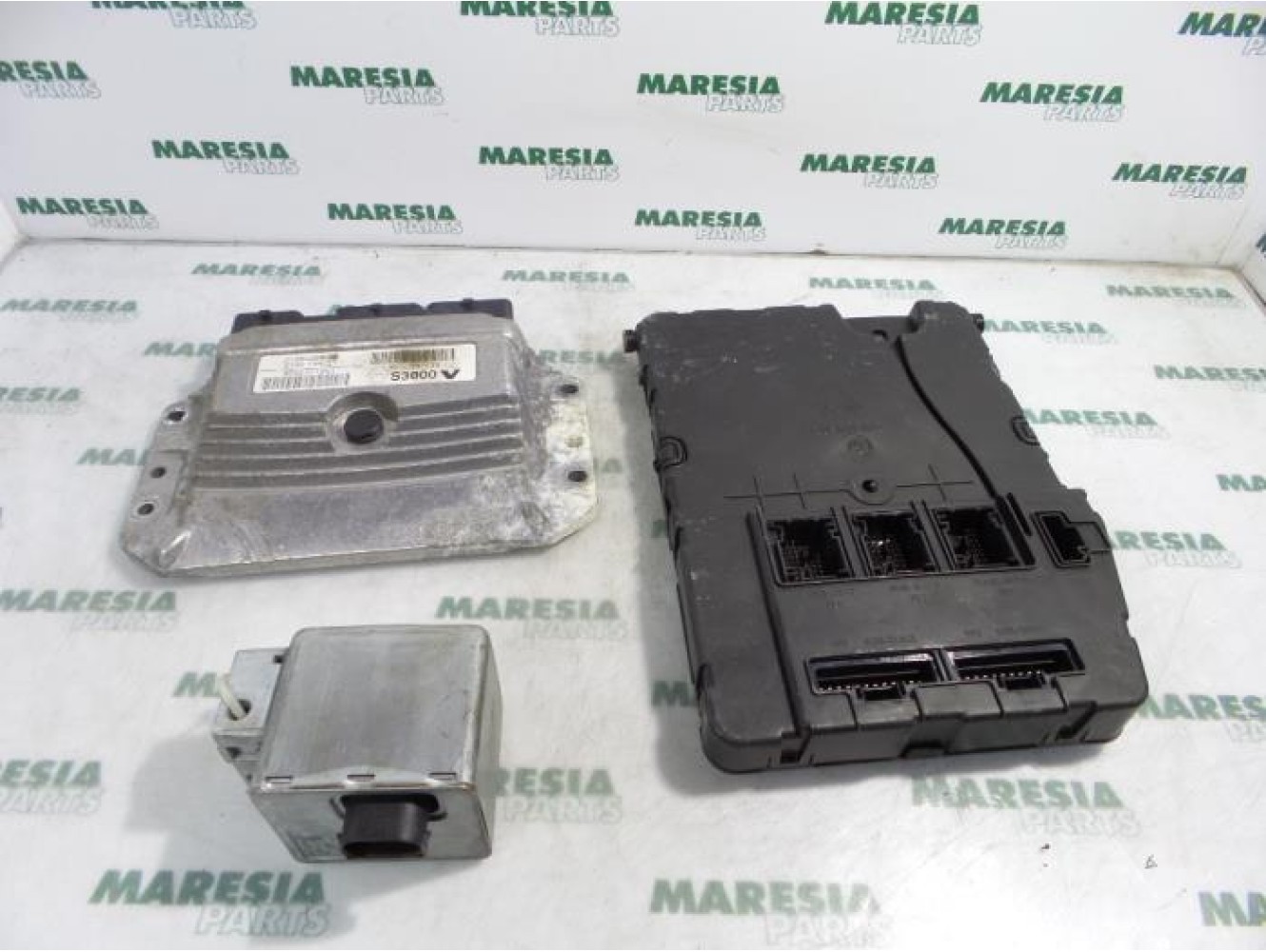 Renault - Megane Scenic - Engine management computer