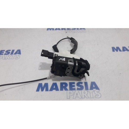 Citroen - C5 - Front door lock mechanism 4-door, right